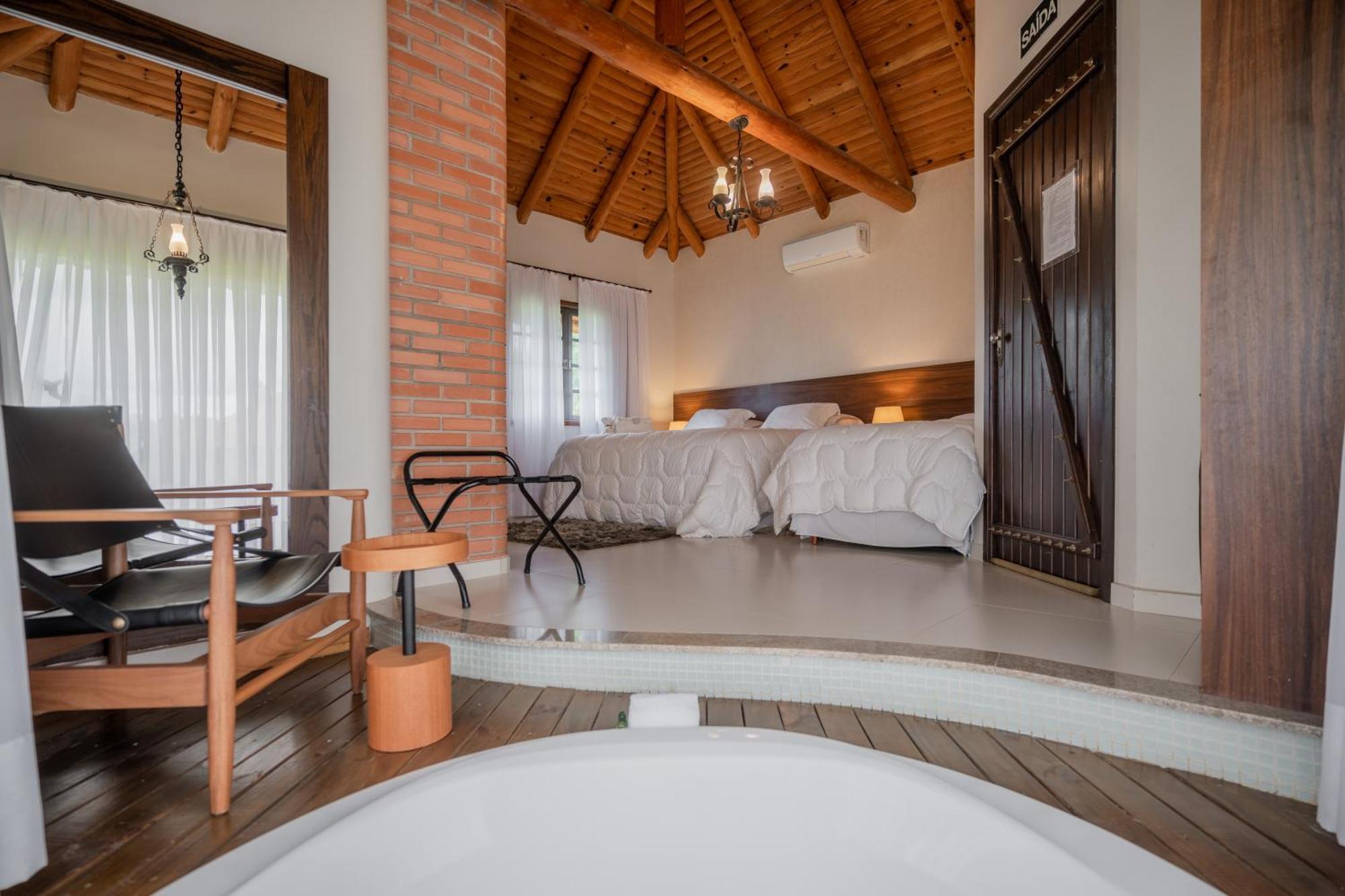 Vira Charme Resort Fernandes Pinheiro Exterior photo