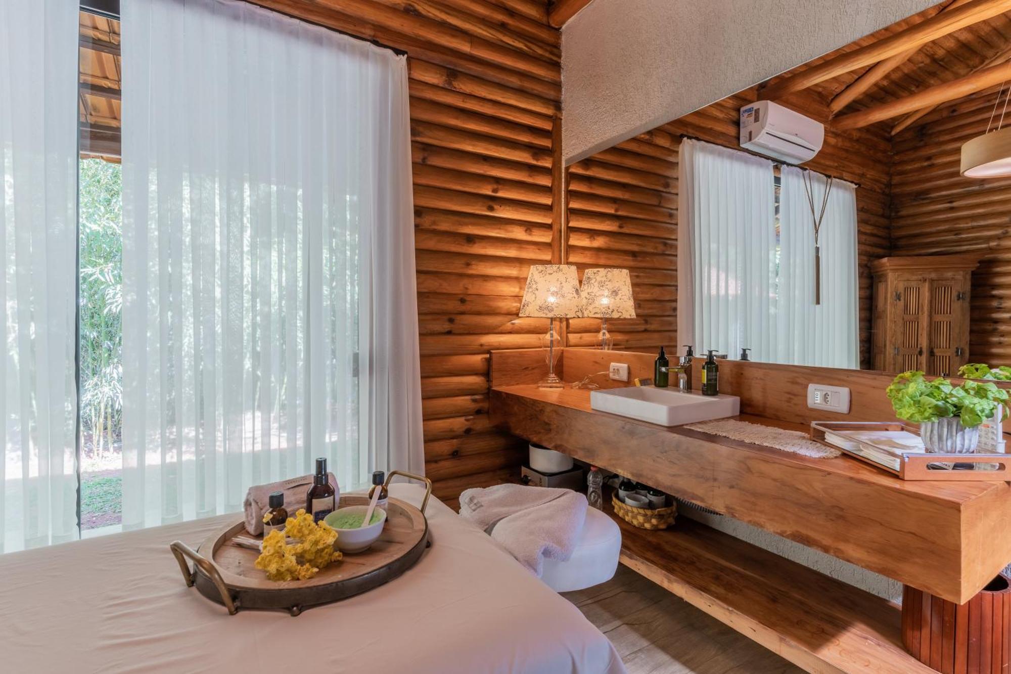 Vira Charme Resort Fernandes Pinheiro Exterior photo